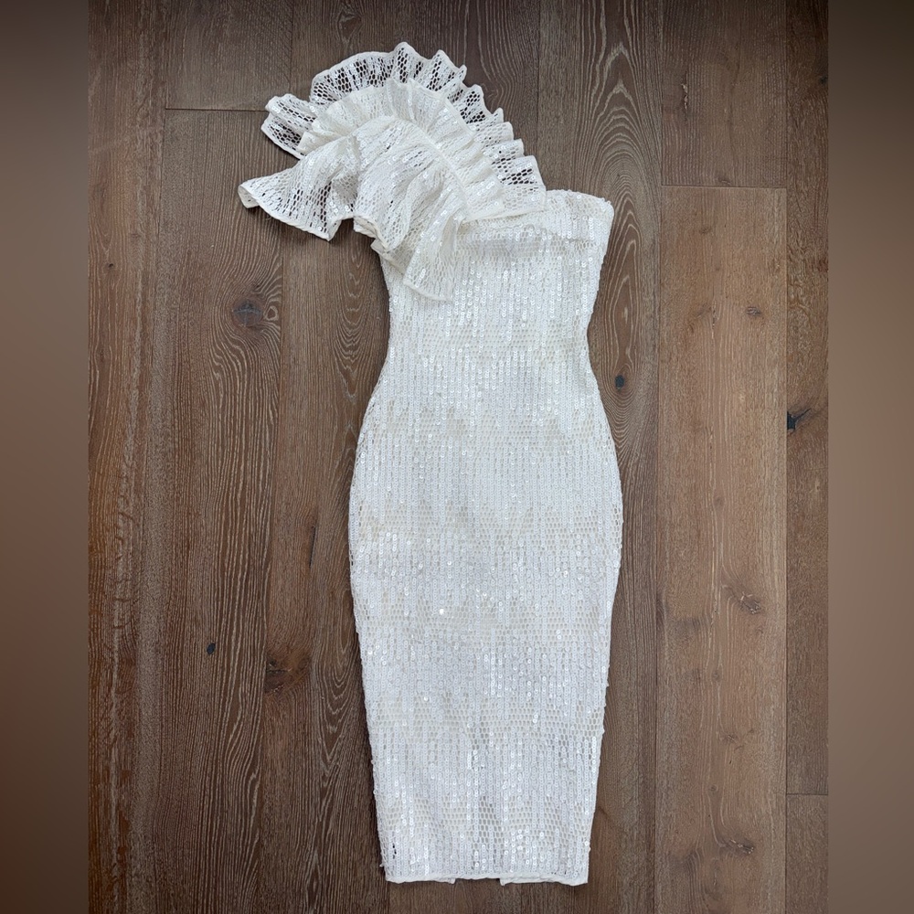 ELIYA THE LABEL 'Olivia' Sequin Midi Dress in White - Picture 7 of 9